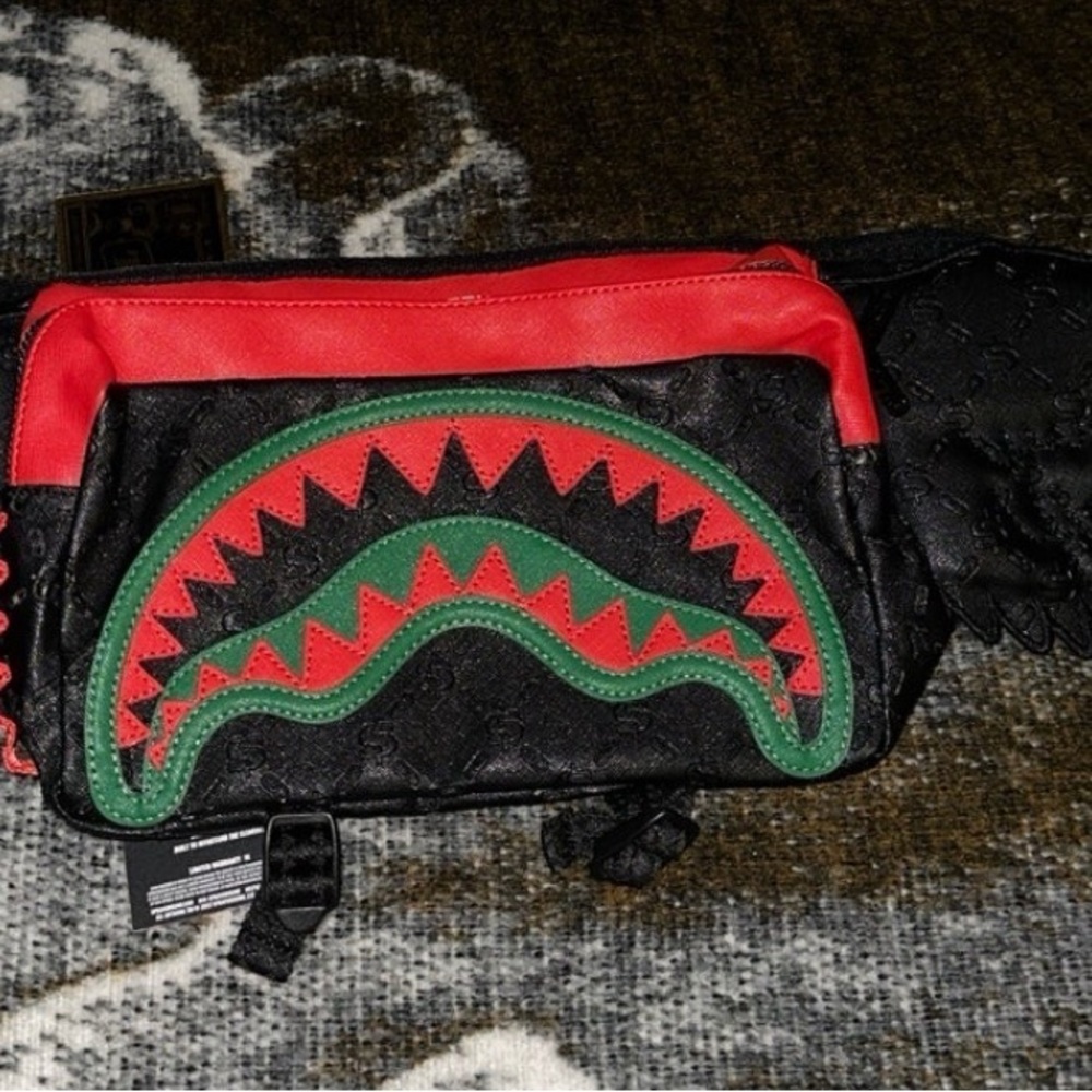 Limited Edition Sprayground Dinero Wing Crossbody Bag  New With Tags!  Beautiful